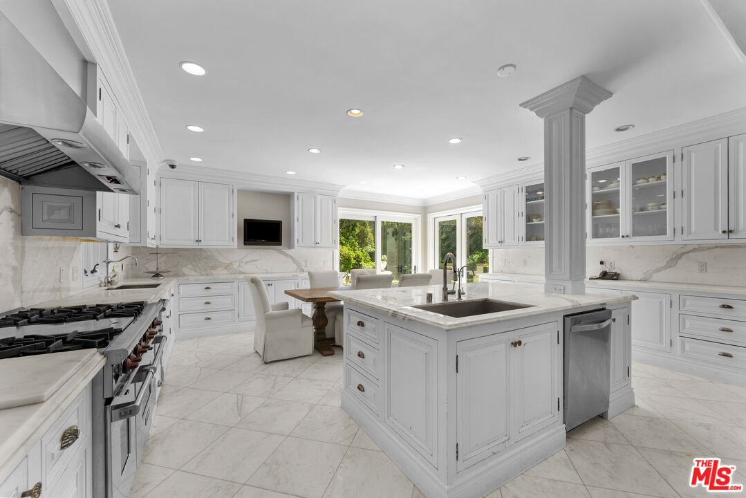 10914 Bellagio Rd