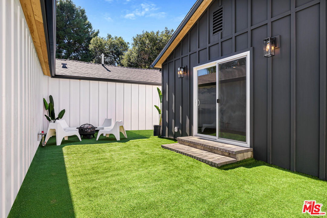 5928 Tobias Ave
