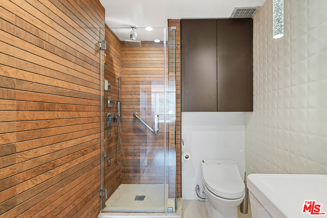 2160 Century Park East Unit: 602