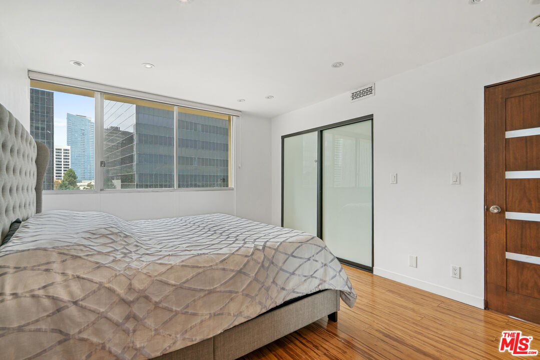 2160 Century Park East Unit: 602