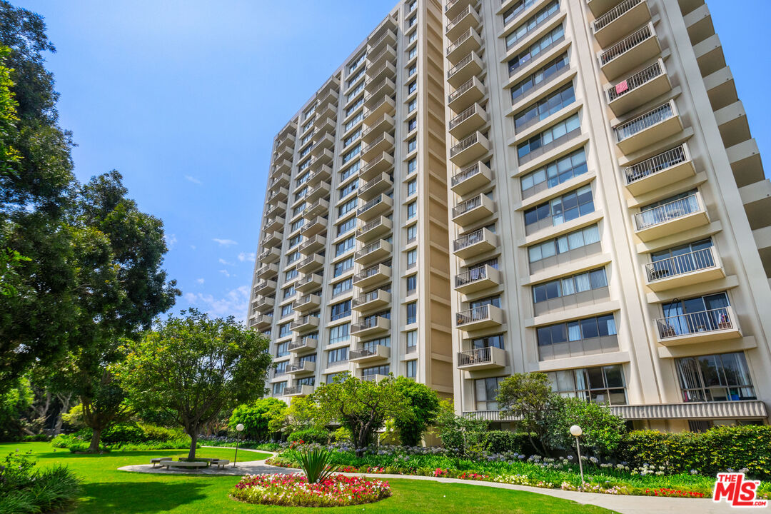 2160 Century Park East Unit: 602