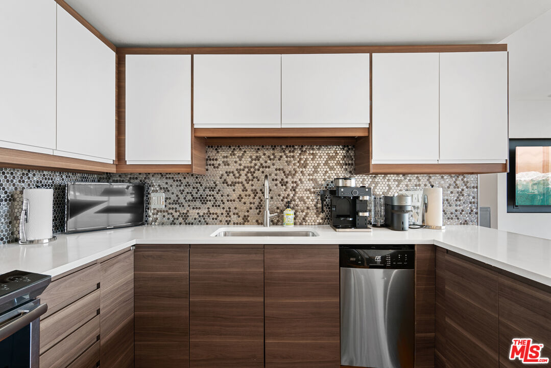 2160 Century Park East Unit: 602