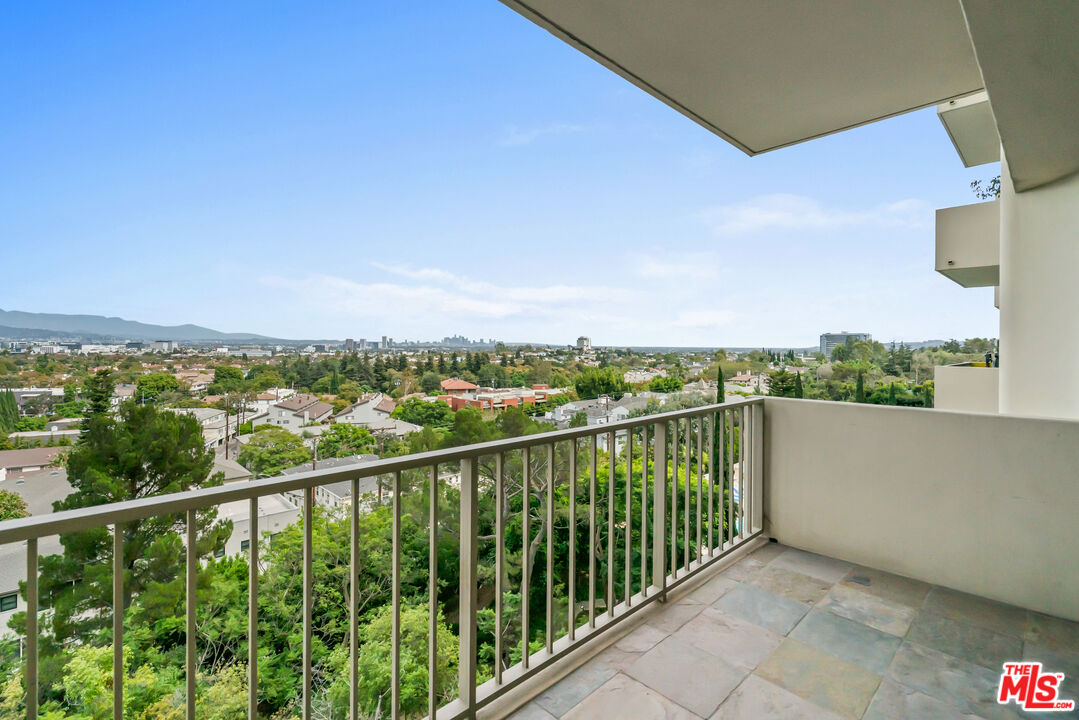 2160 Century Park East Unit: 602