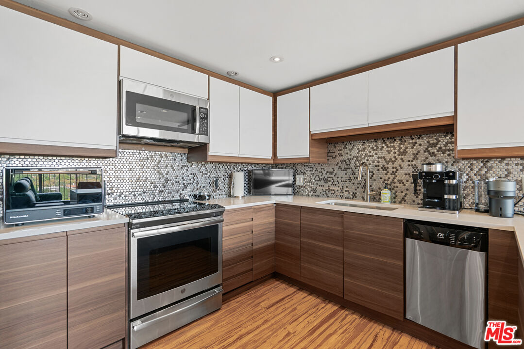 2160 Century Park East Unit: 602