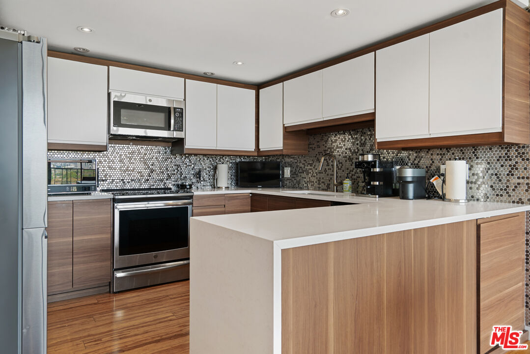 2160 Century Park East Unit: 602