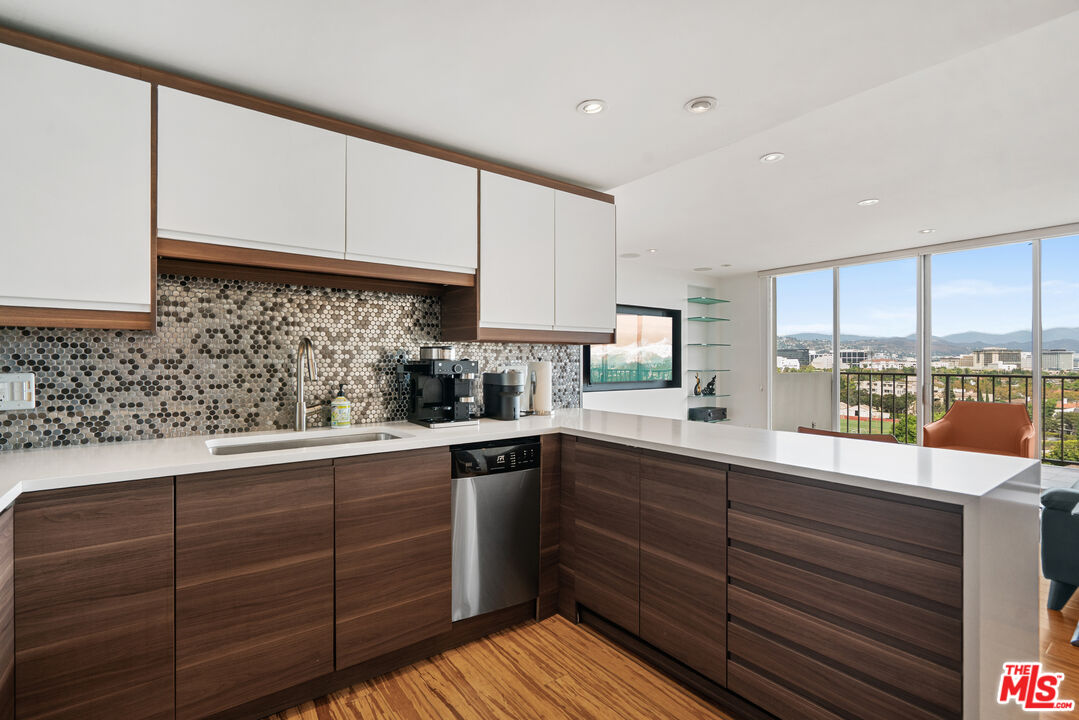 2160 Century Park East Unit: 602