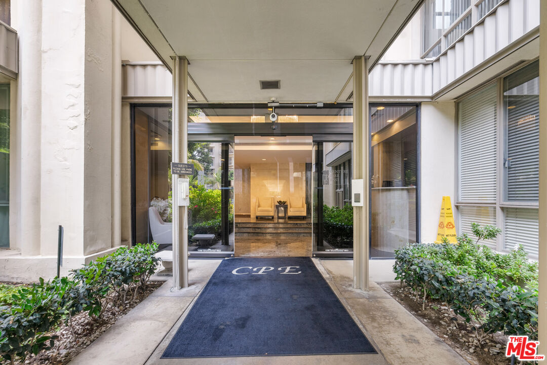 2160 Century Park East Unit: 602