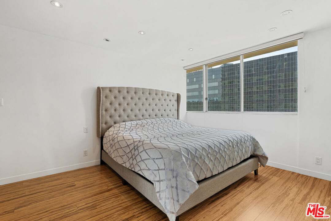 2160 Century Park East Unit: 602