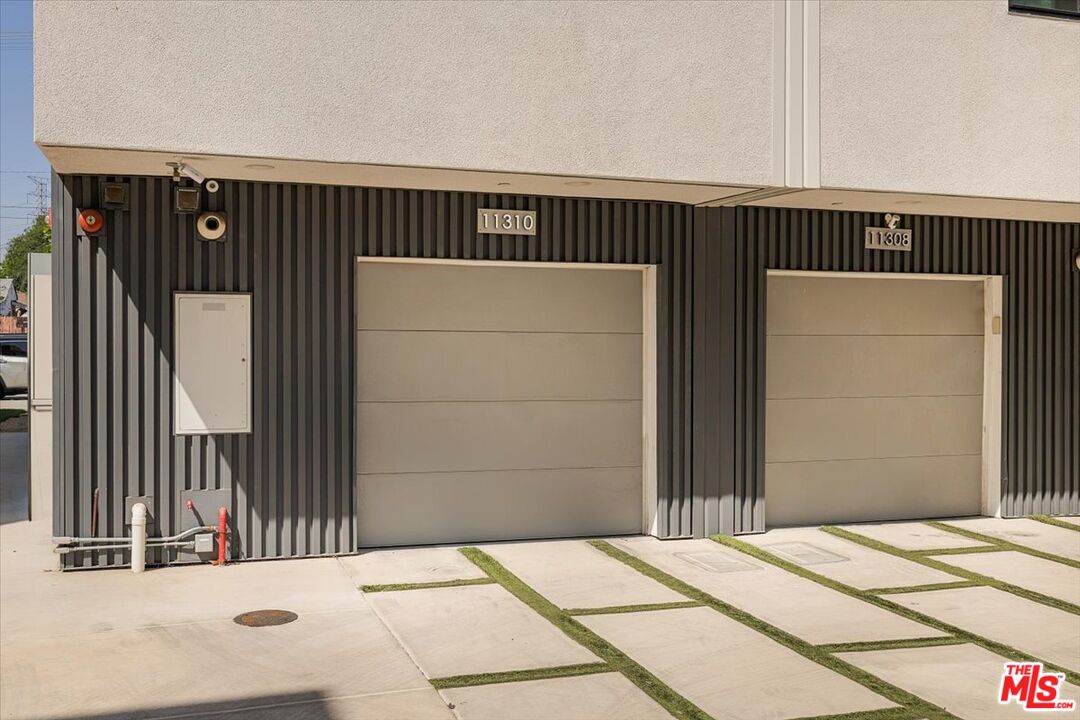 11310 Victory Blvd