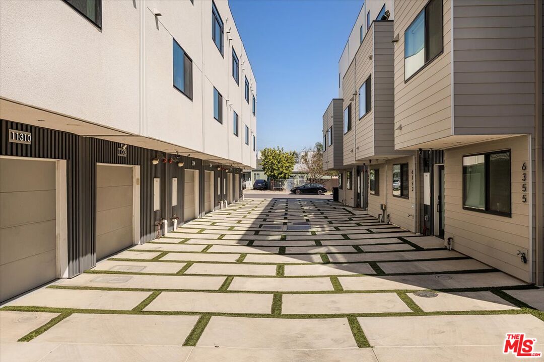 11310 Victory Blvd