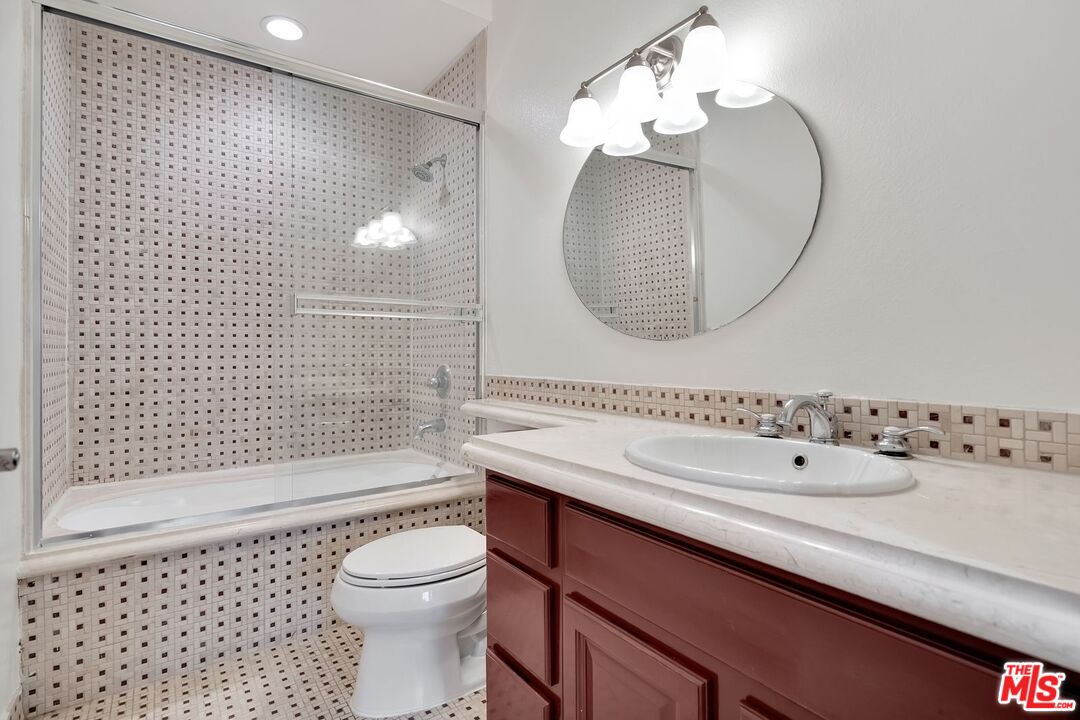 1467 S Holt Ave Unit: 1