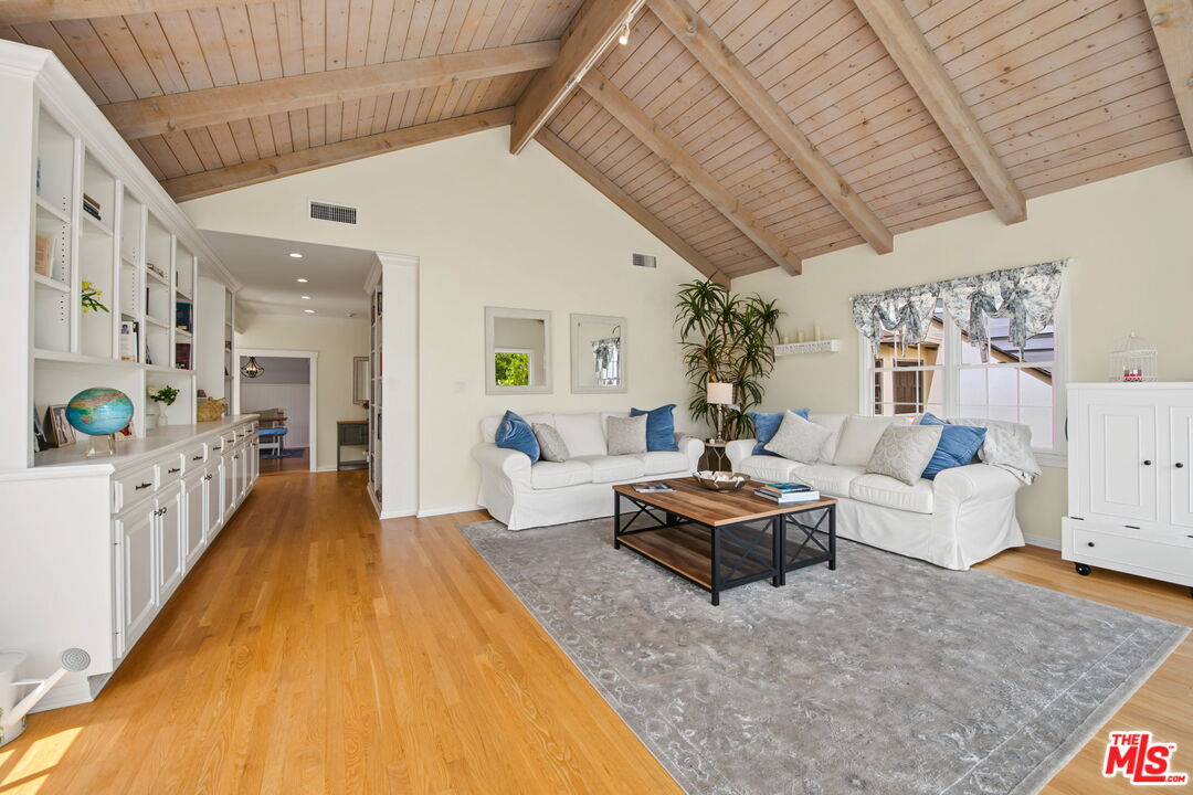 12052 Laurel Terrace Dr