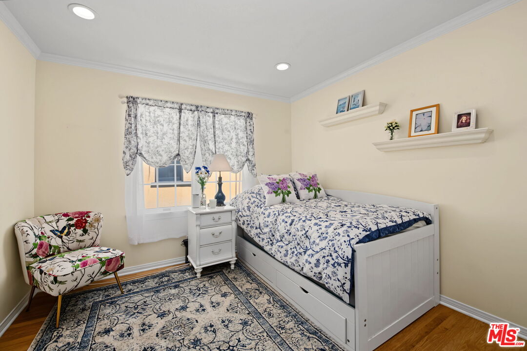 12052 Laurel Terrace Dr