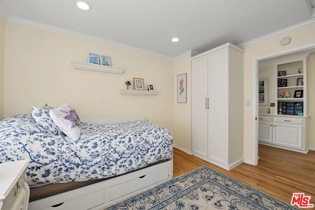 12052 Laurel Terrace Dr