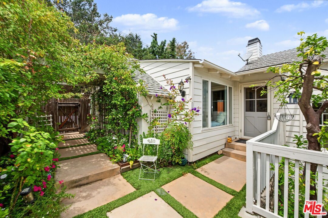12052 Laurel Terrace Dr