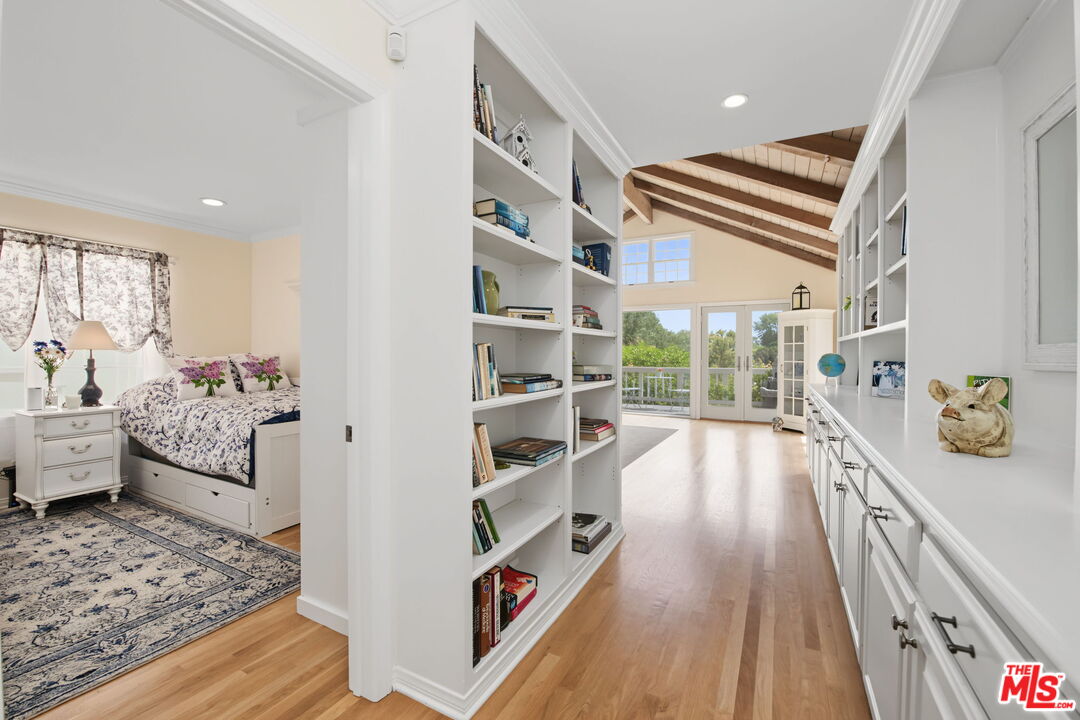 12052 Laurel Terrace Dr