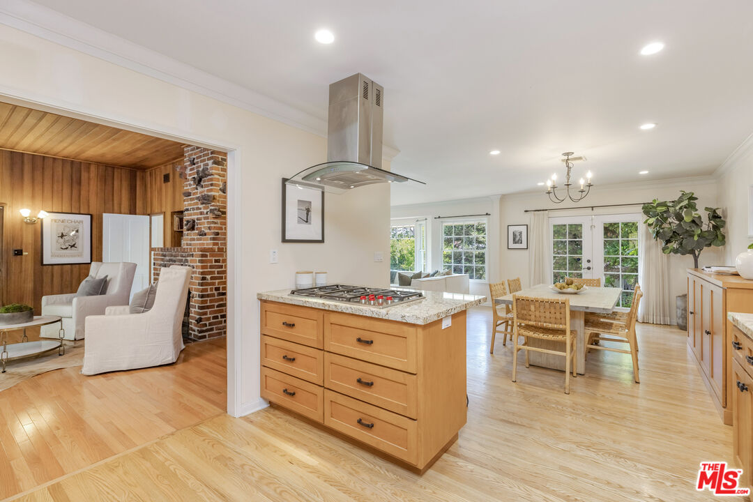 4065 Woodman Cyn