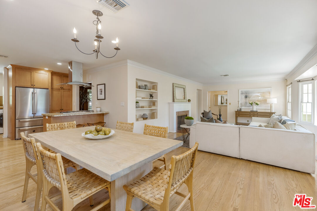 4065 Woodman Cyn