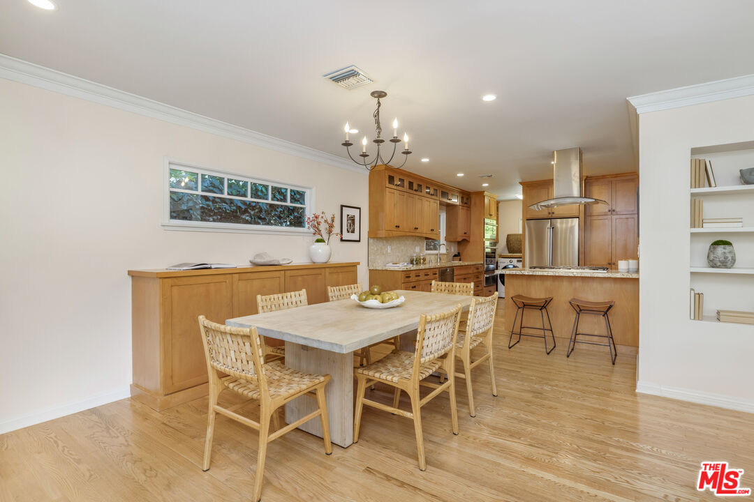 4065 Woodman Cyn