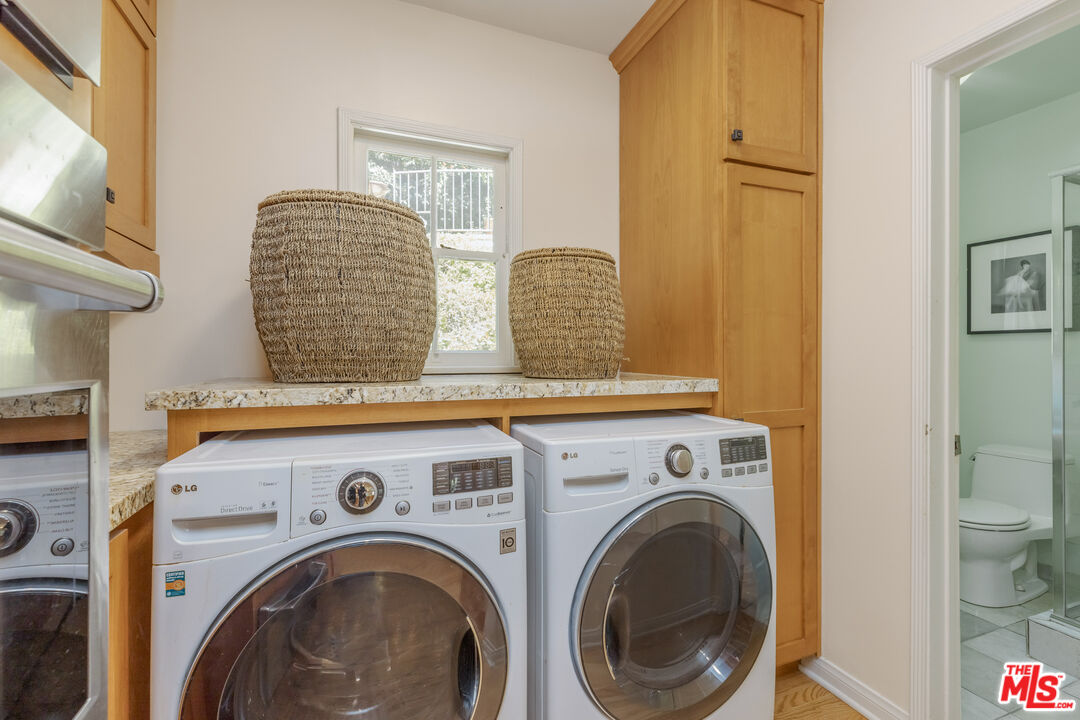 4065 Woodman Cyn