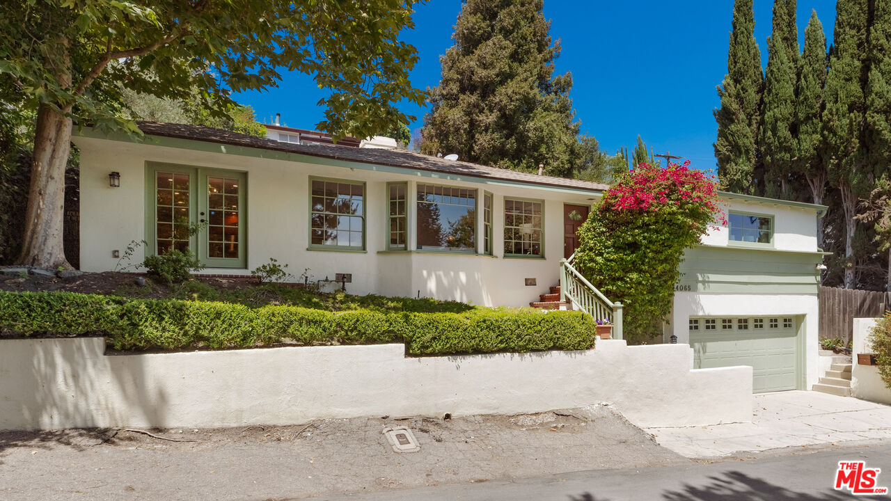 4065 Woodman Cyn