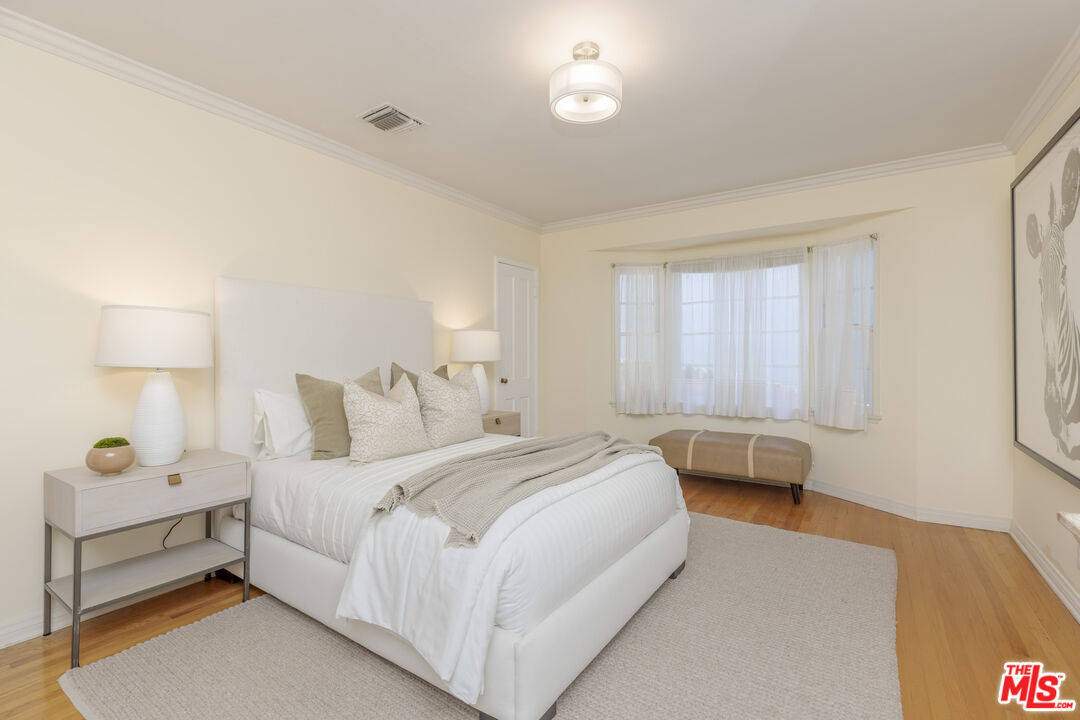 4065 Woodman Cyn