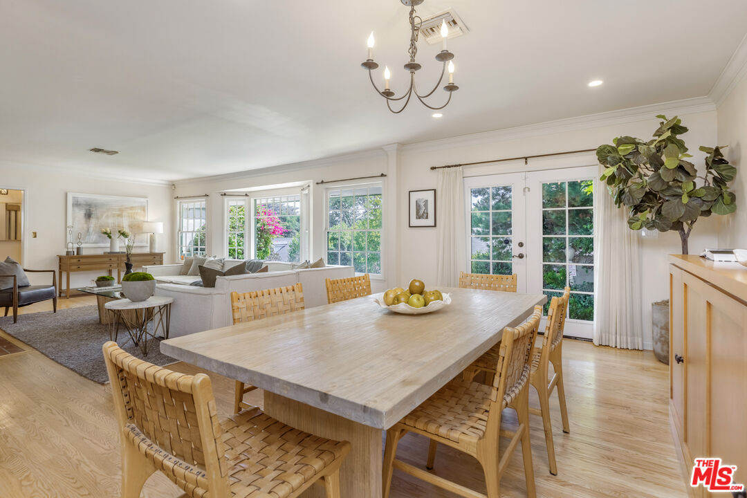 4065 Woodman Cyn