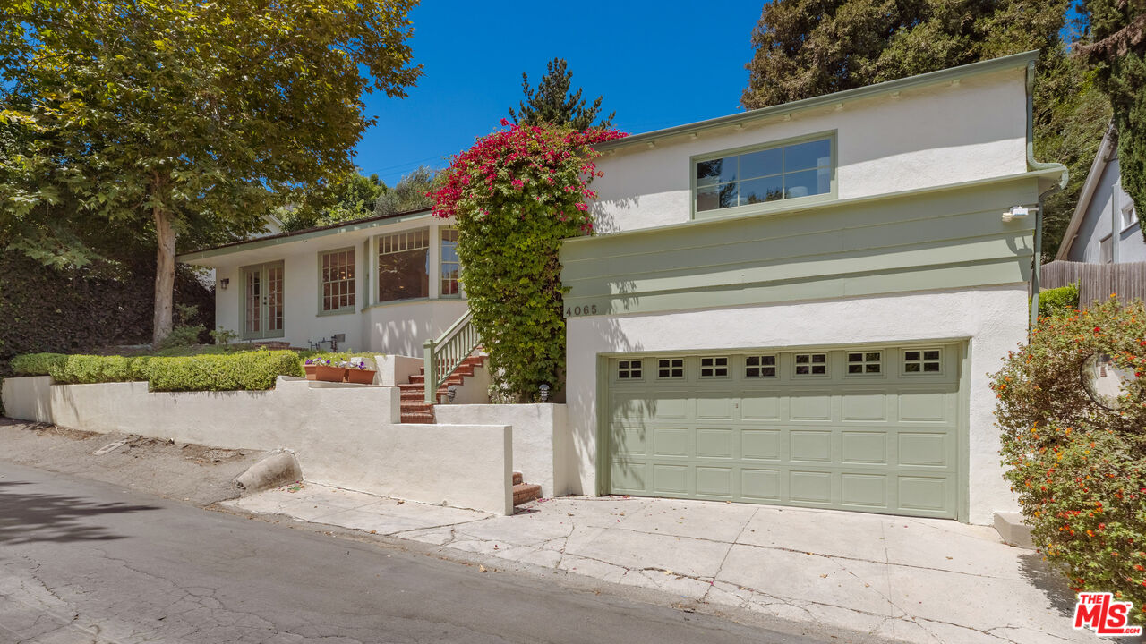 4065 Woodman Cyn