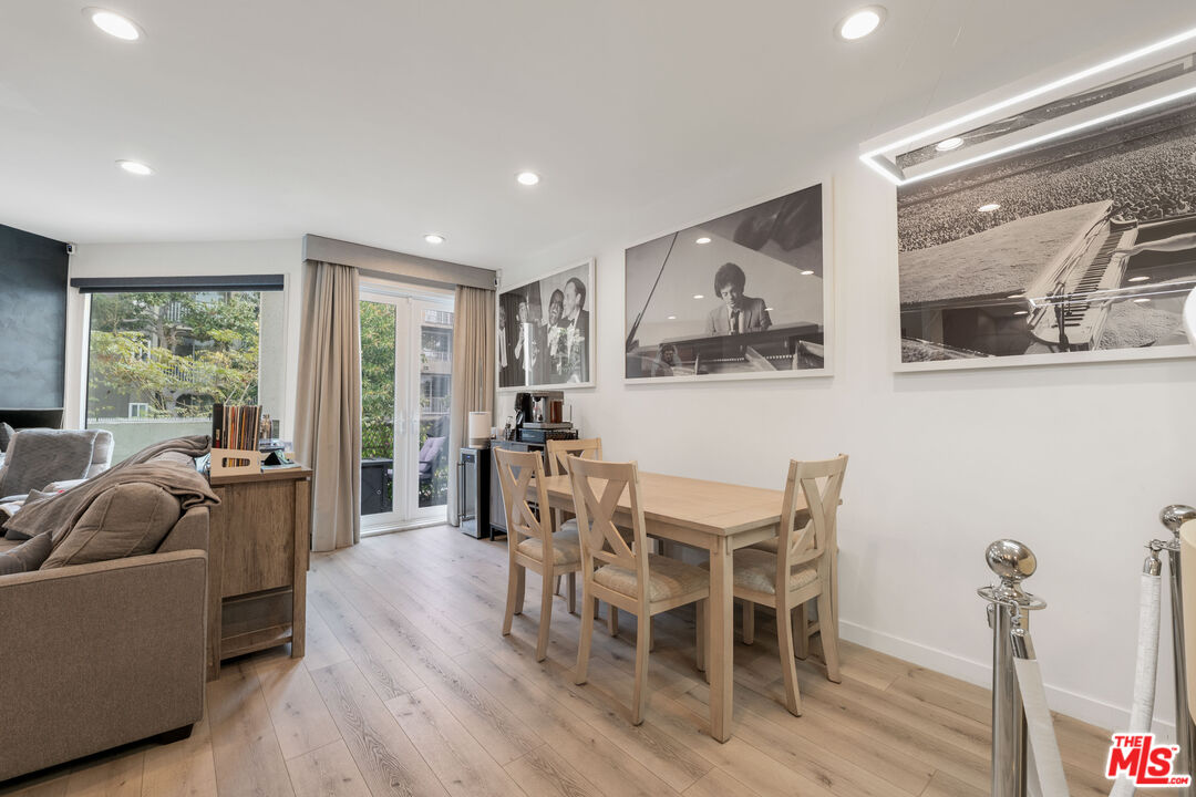 8601 W West Knoll Dr Unit: 5