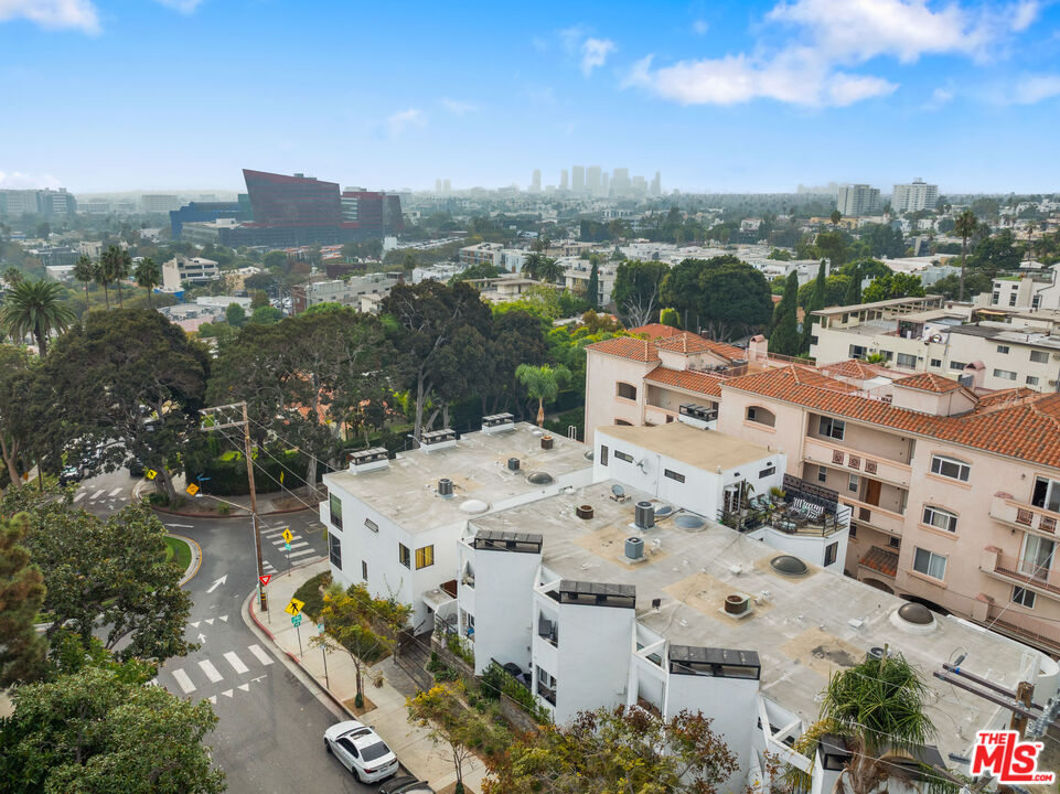 8601 W West Knoll Dr Unit: 5