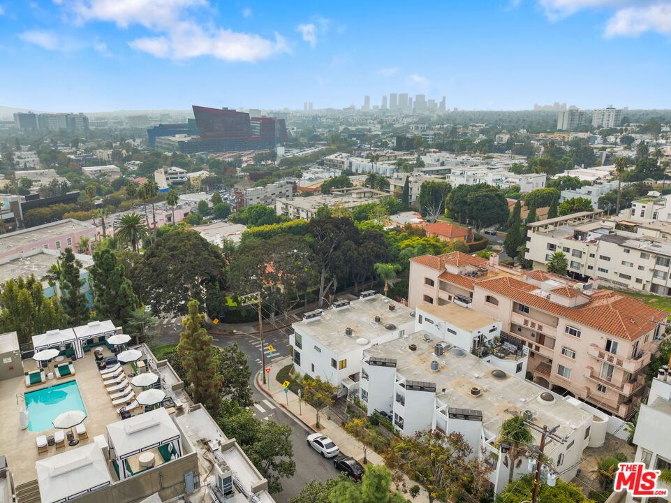 8601 W West Knoll Dr Unit: 5