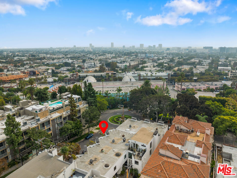 8601 W West Knoll Dr Unit: 5