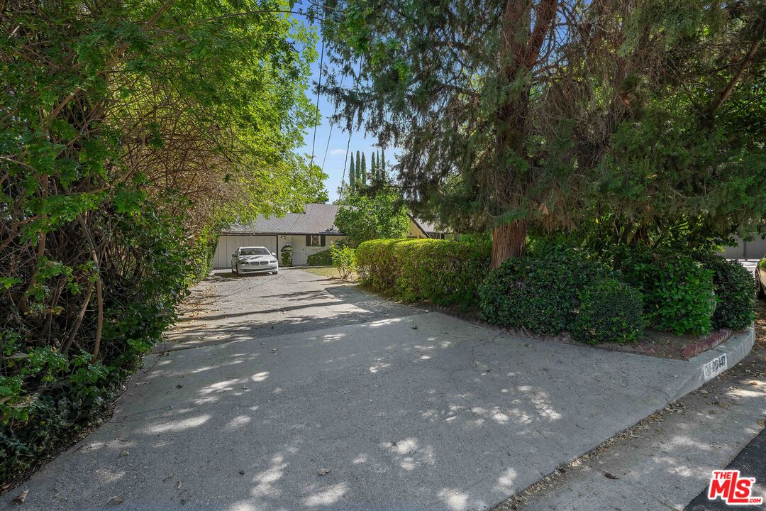 20447 Robert Pl