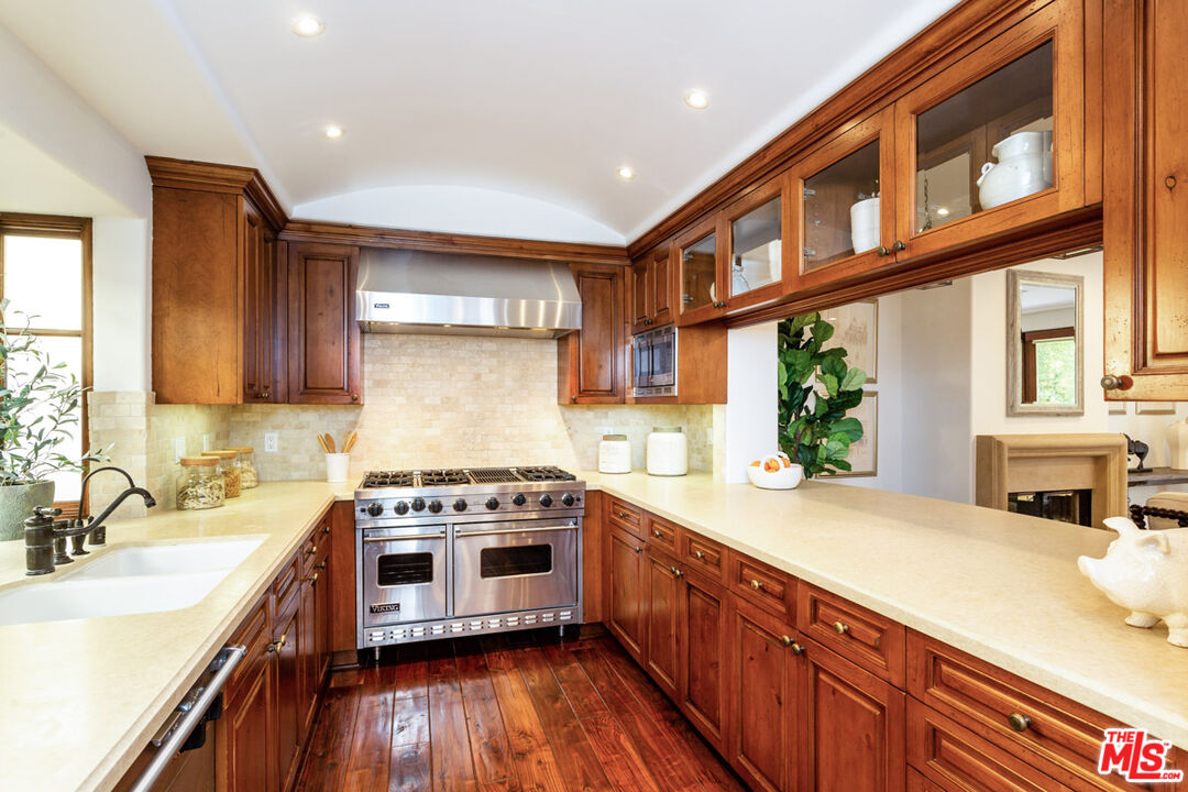 849 14th St Unit: 4