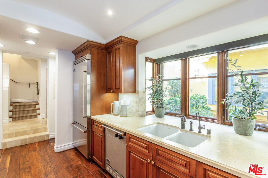 849 14th St Unit: 4
