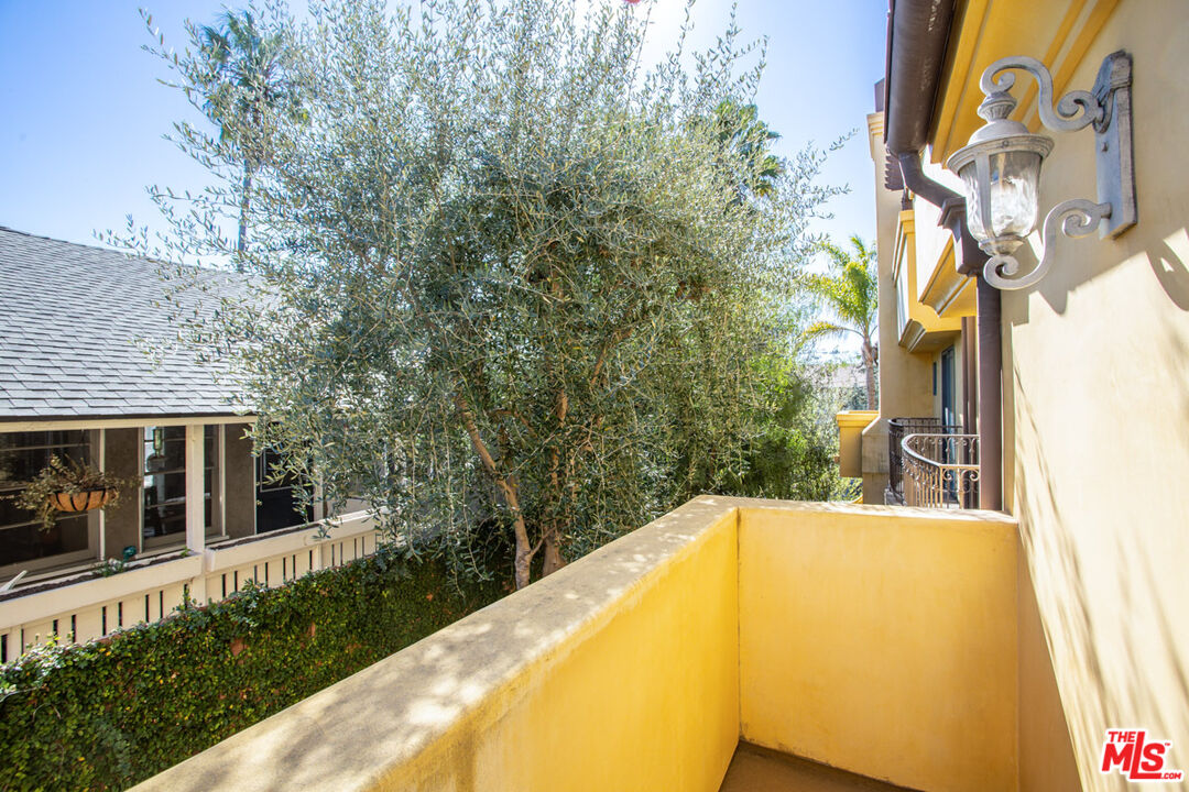 849 14th St Unit: 4