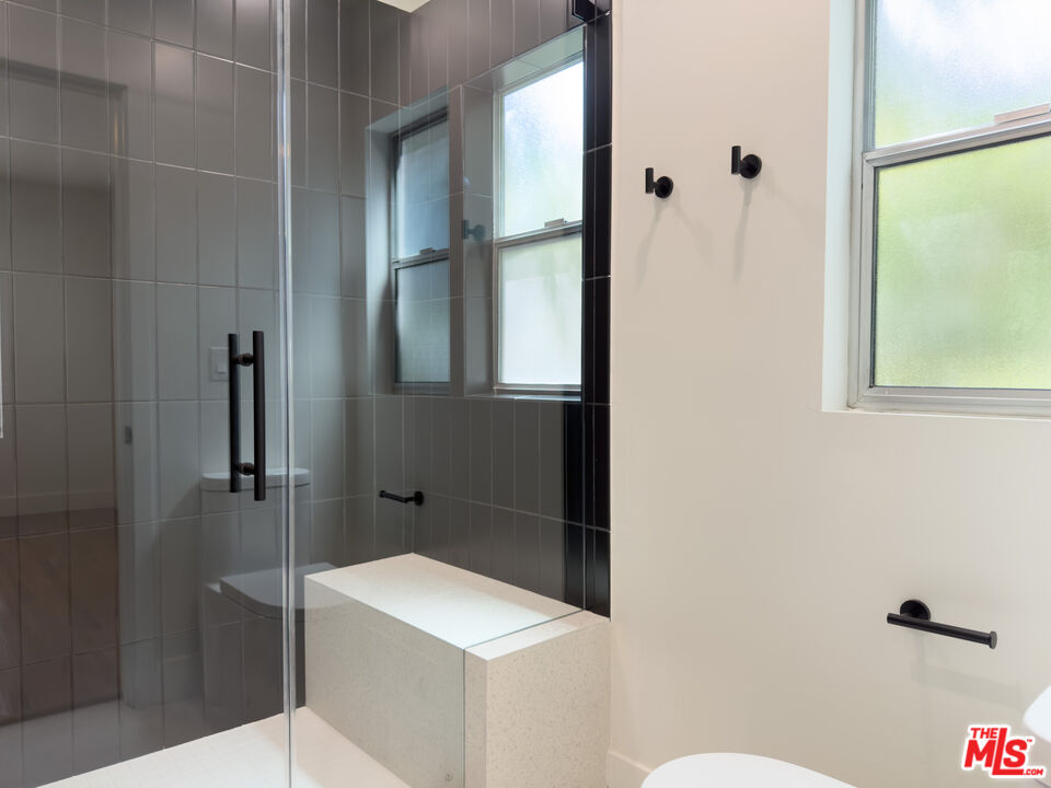 1947 Clinton St Unit: 700