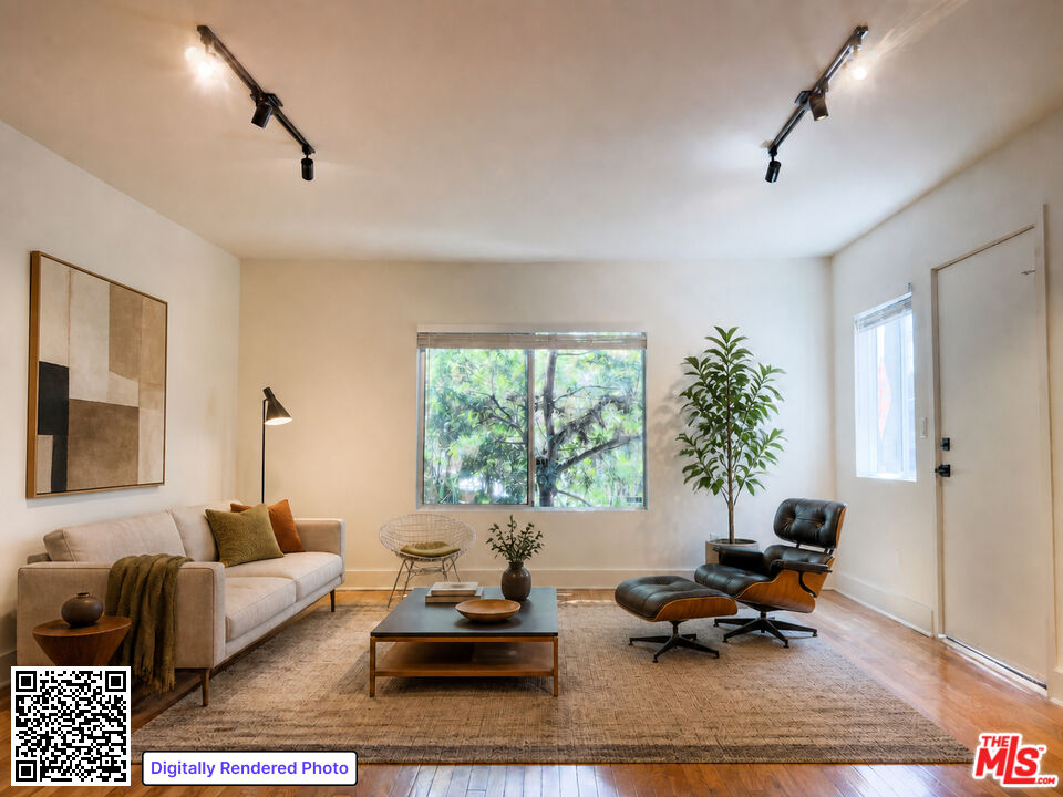 1947 Clinton St Unit: 700