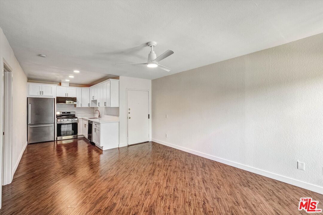 4506 Saugus Ave Unit: 10