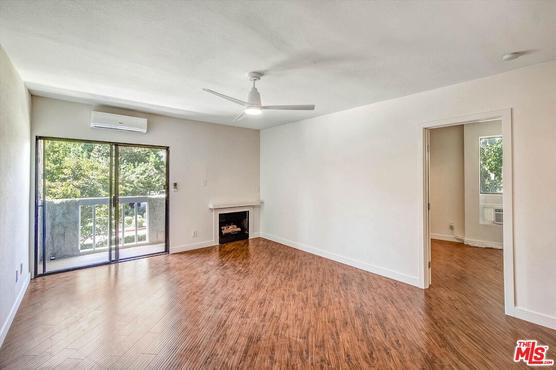 4506 Saugus Ave Unit: 10