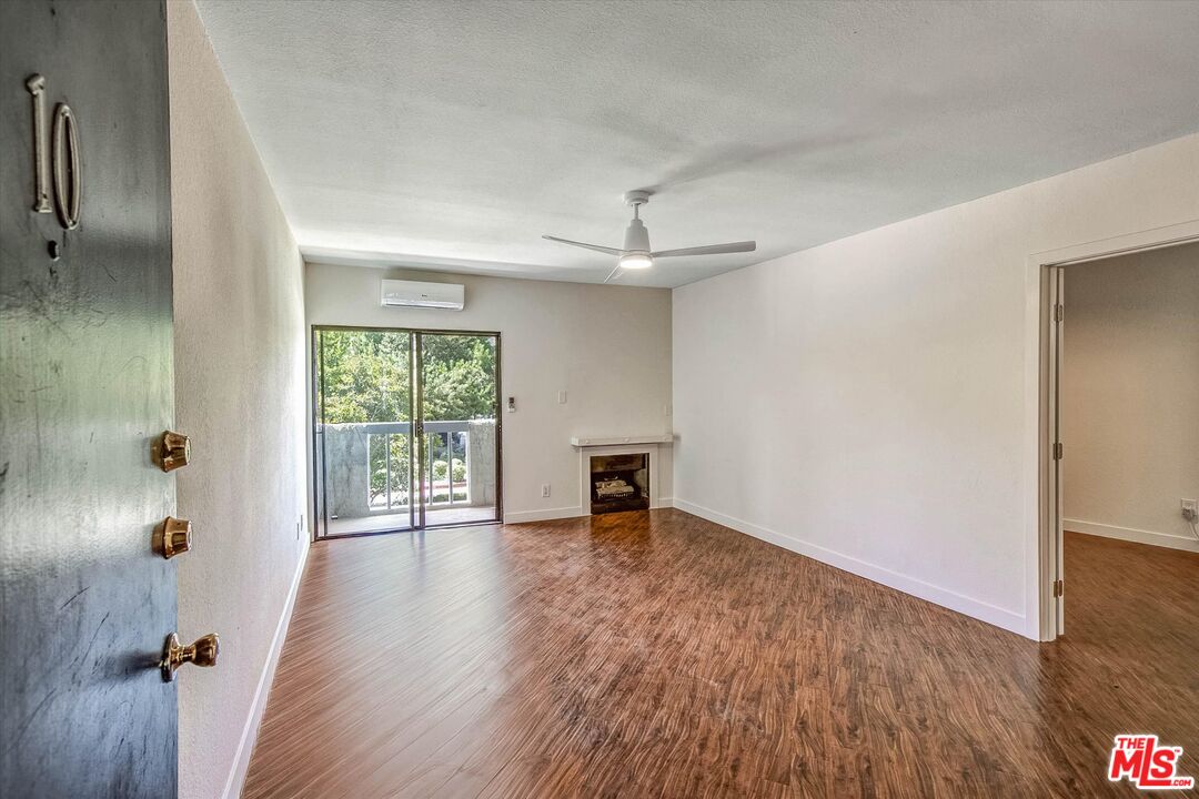4506 Saugus Ave Unit: 10