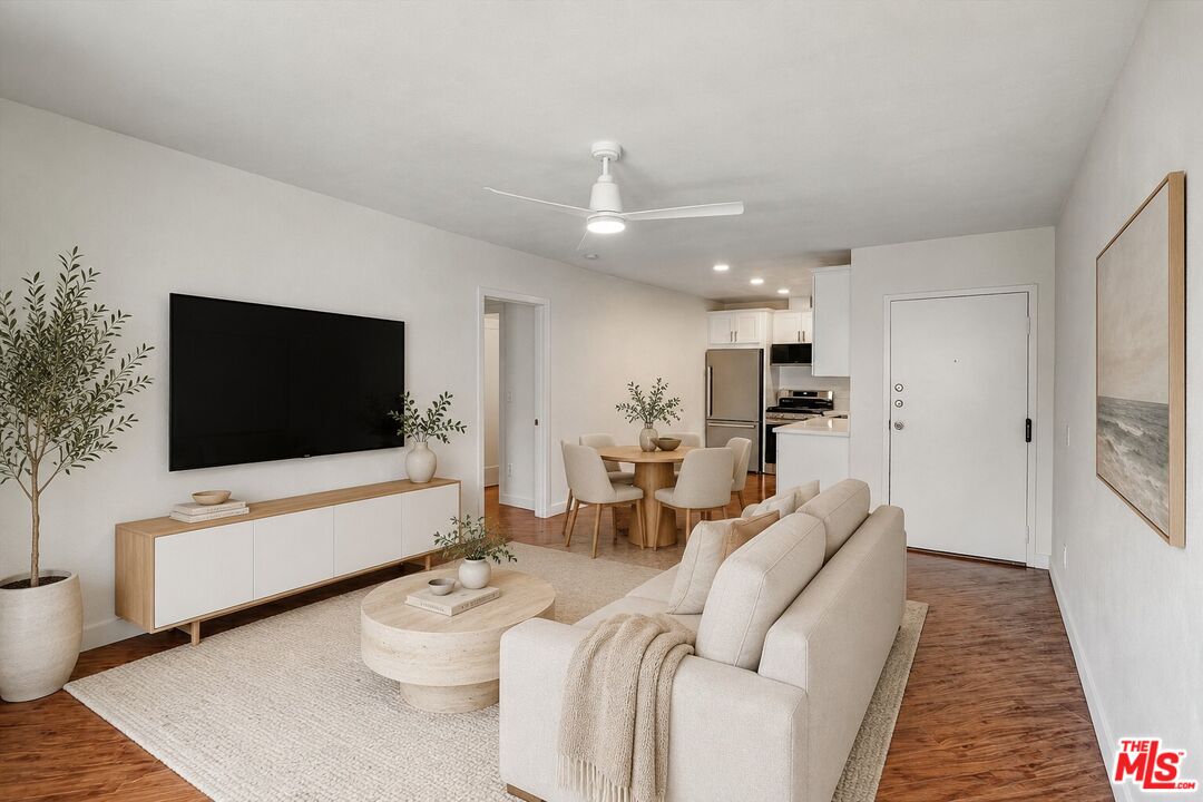 4506 Saugus Ave Unit: 10