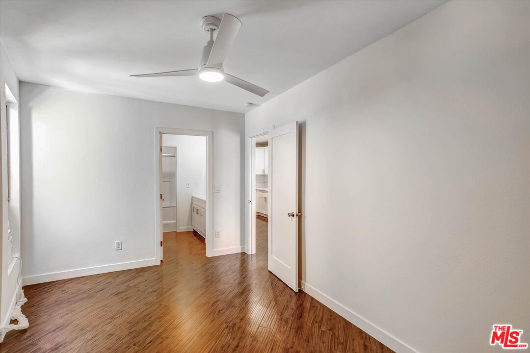 4506 Saugus Ave Unit: 10