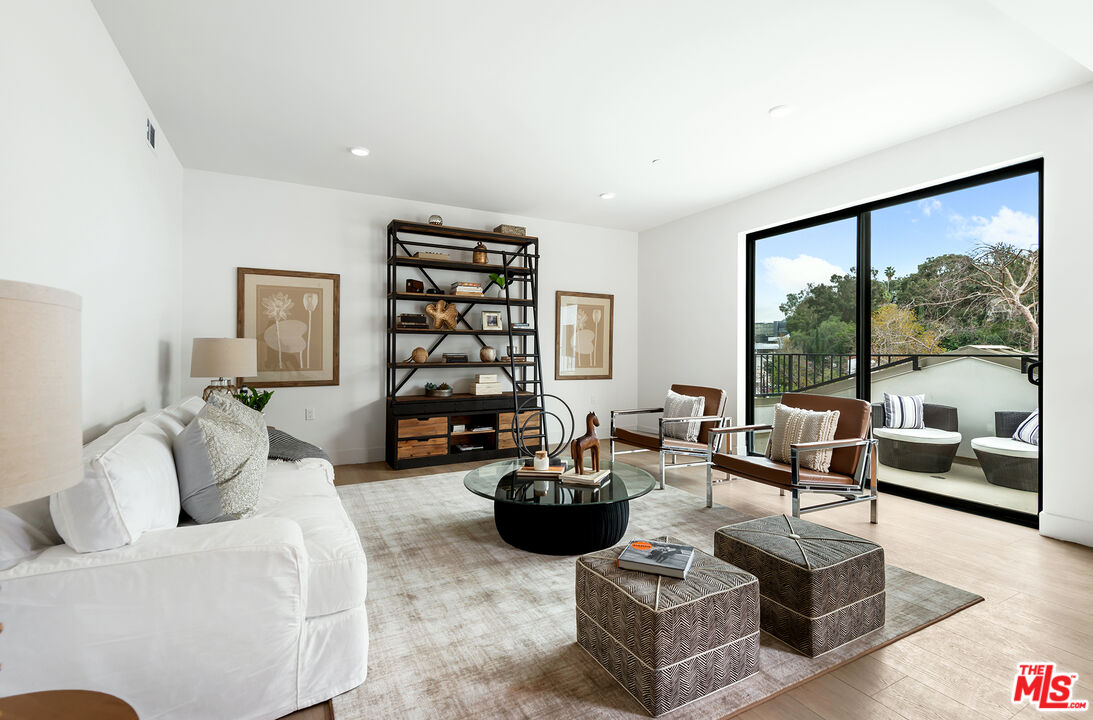 3659 Regal Pl