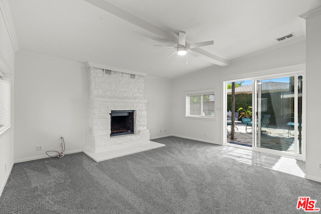 4352 Globe Ave