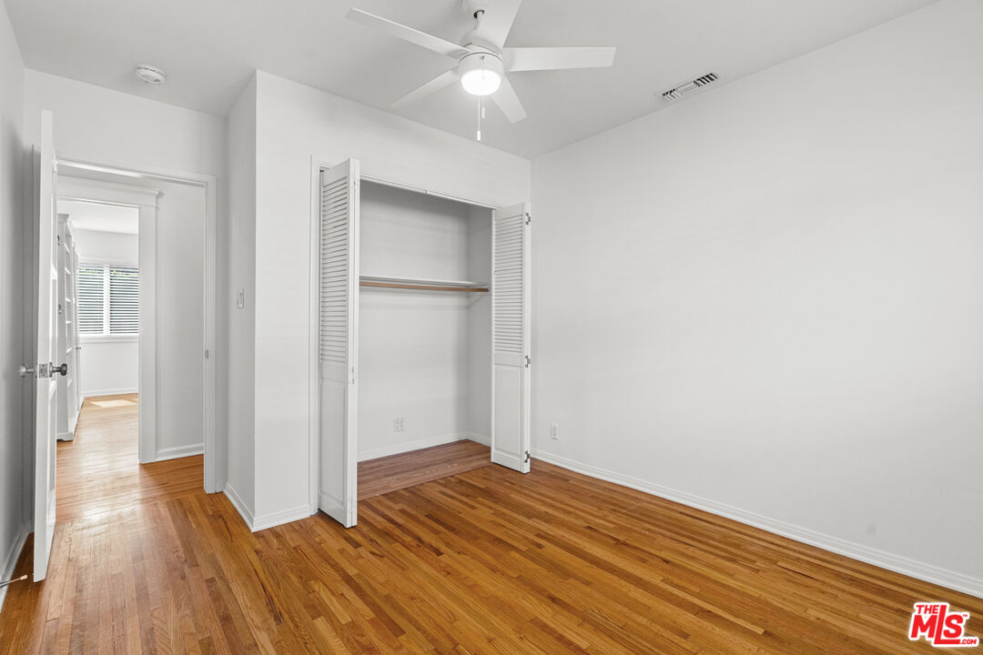 4352 Globe Ave