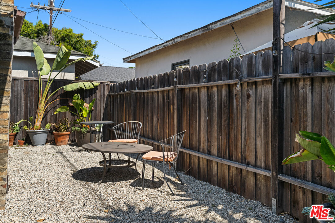 4352 Globe Ave