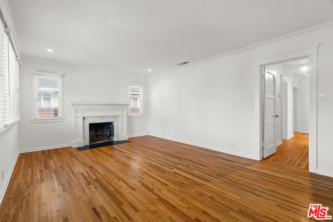 4352 Globe Ave