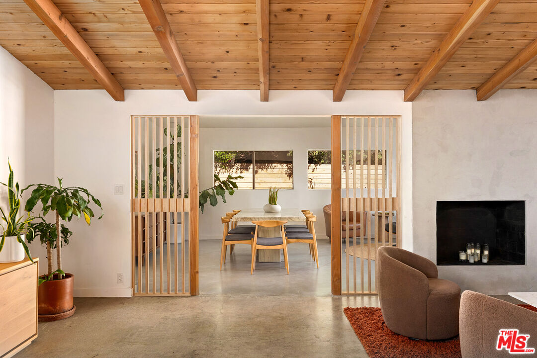 19748 Victory Blvd