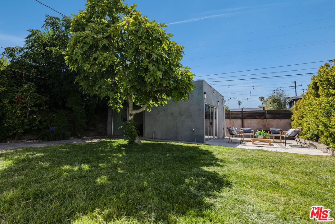 935 Indiana Ave